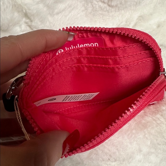 Lululemon Athletica Bold Pink Card Pouch - Picture 2 of 4
